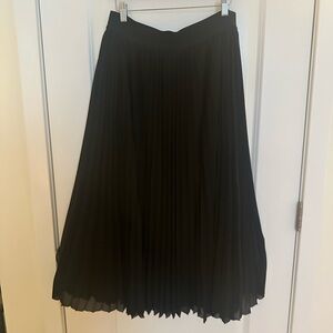 Quince black pleated skirt
